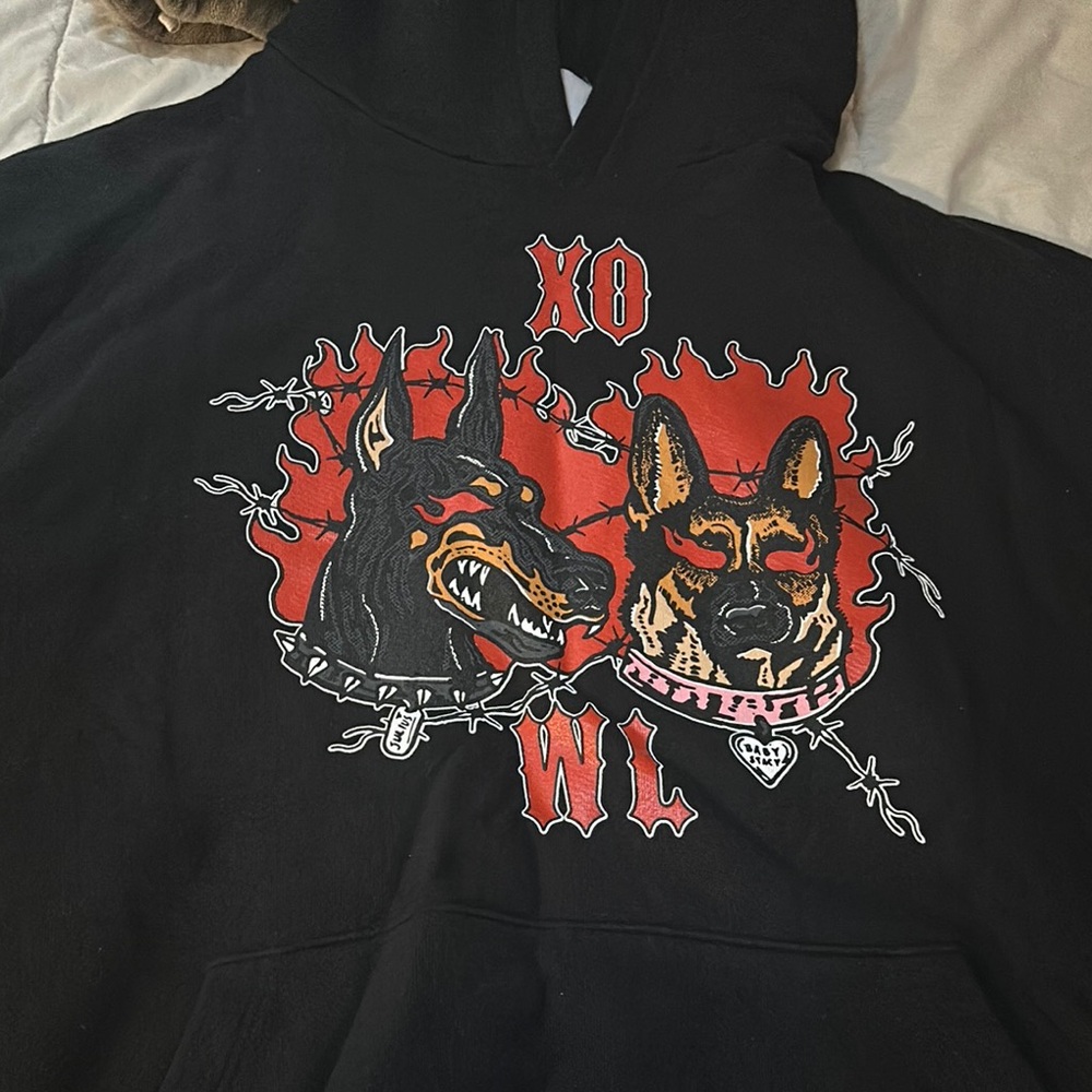 XO WL Black Hoodie with Graphic Design